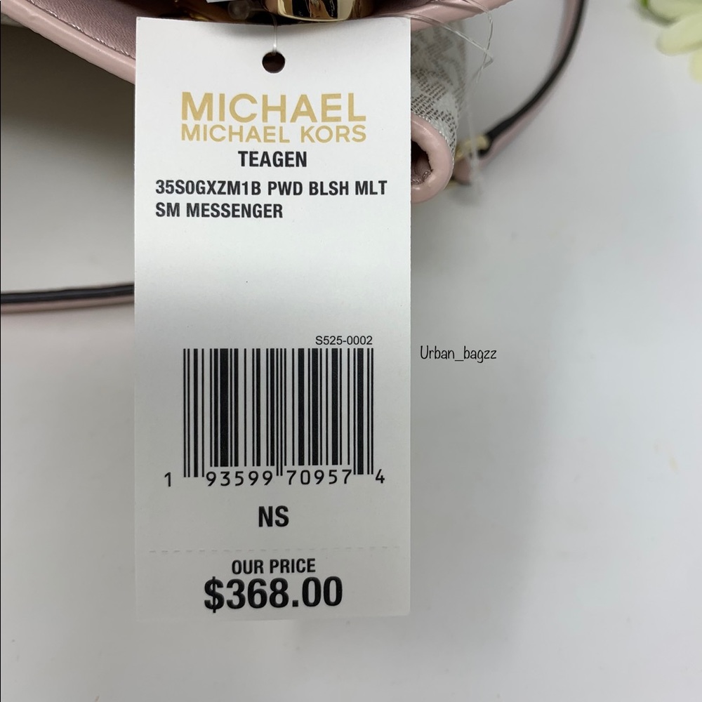 Michael Kors Teagen Small Messenger - Picture 7 of 10